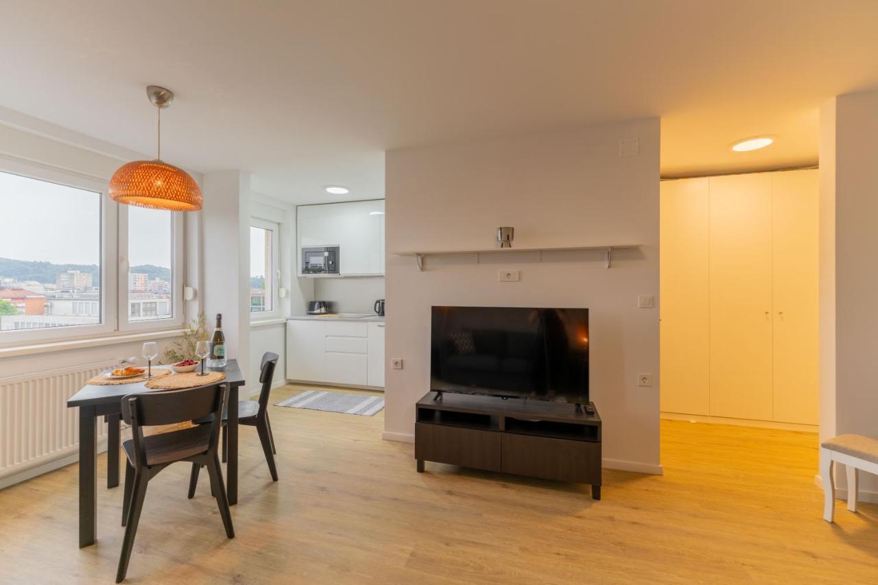Elegant Tour As Studio Gilly With Open Views And A Balcony In The Center Ljubljana Exterior photo