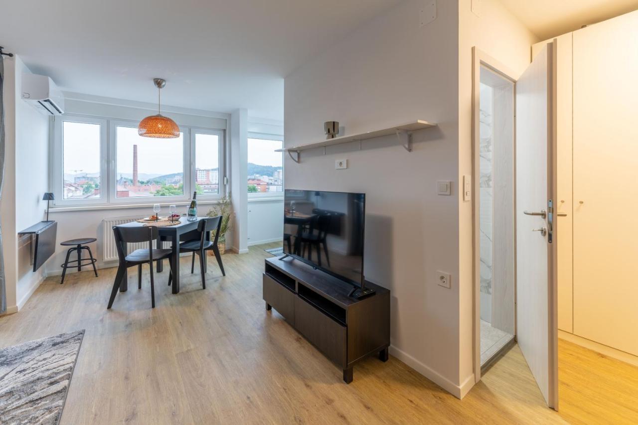 Elegant Tour As Studio Gilly With Open Views And A Balcony In The Center Ljubljana Exterior photo